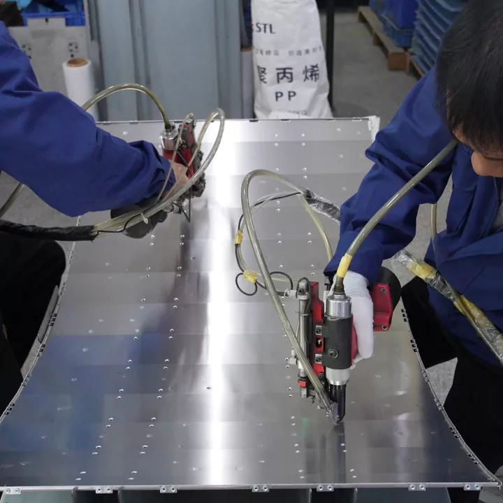 ЖК-экран из листового металла